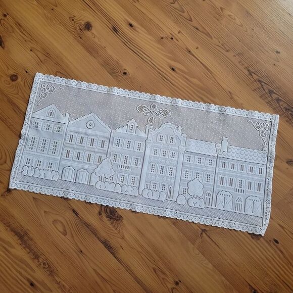 VTG Great Bay Lace Co Runner Liechtenstein Made - Rainbow Row - Picture 1 of 10